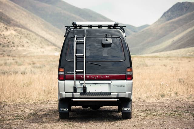 1992 Mitsubishi Delica JDM car for sale — photo 6 of 25
