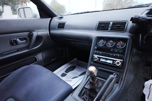 1992 Nissan Skyline JDM car for sale — photo 12 of 18