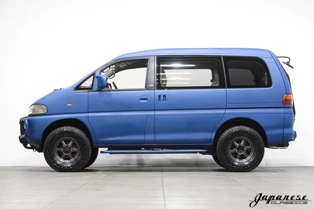1996 Mitsubishi Delica JDM car for sale — photo 5 of 25
