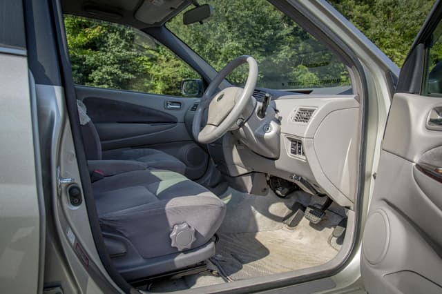 2001 Toyota Prius JDM car for sale — photo 9 of 18