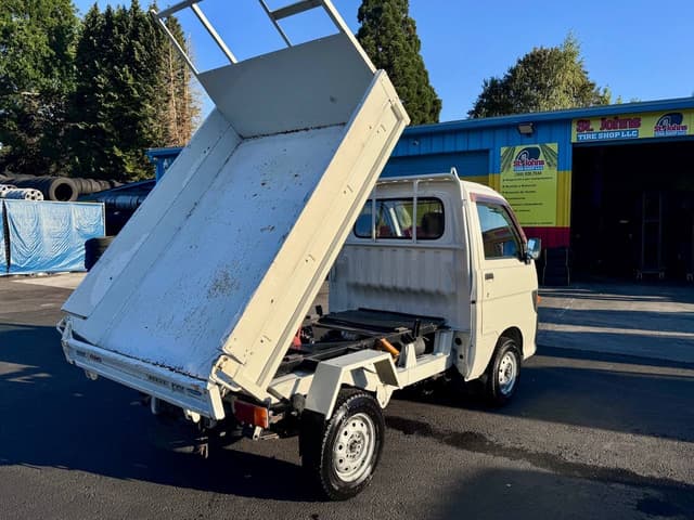 1997 Daihatsu Hijet JDM car for sale — photo 11 of 25