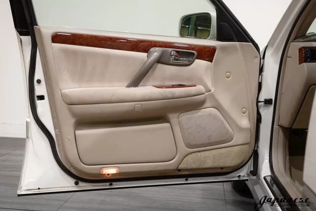 1999 Toyota Crown JDM car for sale — photo 18 of 25