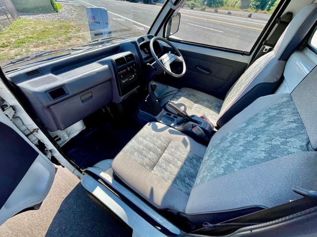 1994 Mitsubishi Minicab JDM car for sale — photo 24 of 25