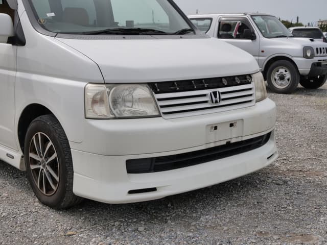 2001 Honda Stepwagon JDM car for sale — photo 11 of 25