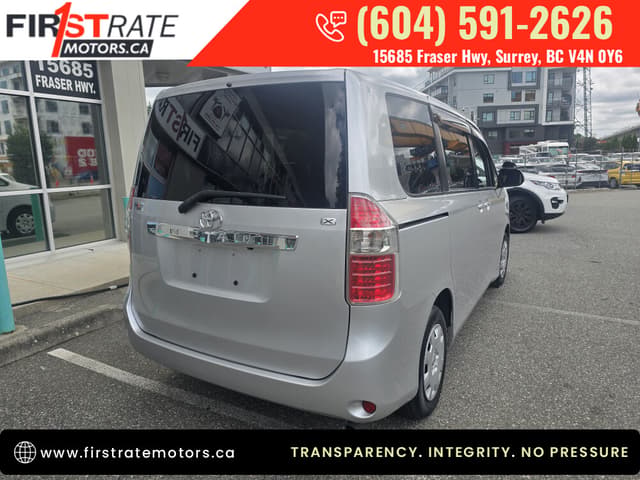 2007 Toyota Noah JDM car for sale — photo 8 of 19