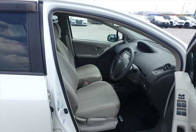 2009 Toyota Vitz JDM car for sale — photo 22 of 25