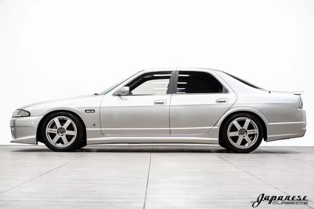 1994 Nissan Skyline JDM car for sale — photo 4 of 25