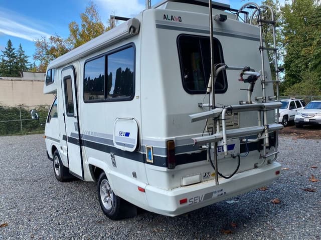 1994 Isuzu JDM car for sale — photo 6 of 10