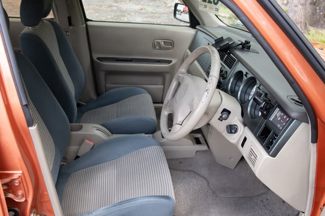 2000 Nissan Rasheen JDM car for sale — photo 12 of 14