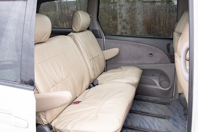 2000 Toyota Estima JDM car for sale — photo 11 of 15