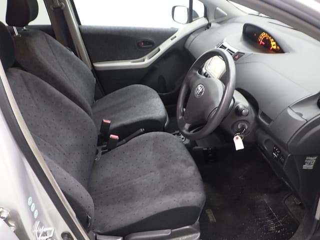 2008 Toyota Vitz JDM car for sale — photo 3 of 8