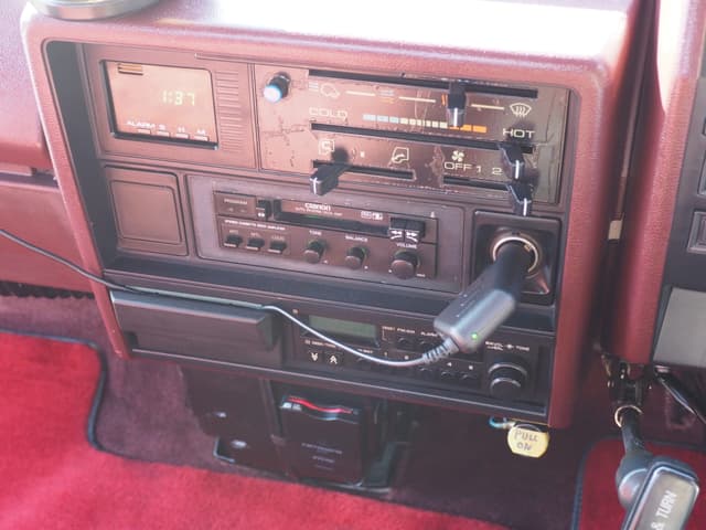 1991 Isuzu Elf JDM car for sale — photo 9 of 24