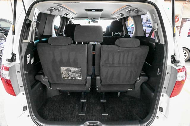 2011 Toyota Alphard JDM car for sale — photo 11 of 25
