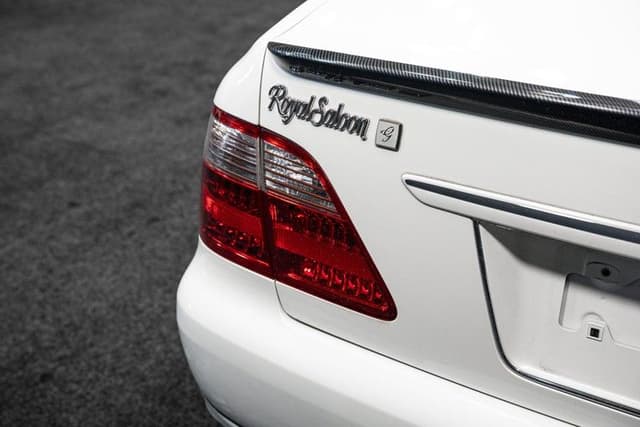 2005 Toyota Crown JDM car for sale — photo 5 of 18