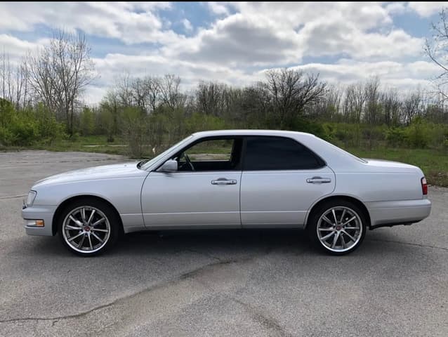 1996 Nissan Gloria JDM car for sale — photo 6 of 9