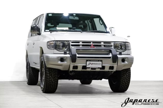 1997 Mitsubishi Pajero JDM car for sale — photo 2 of 25