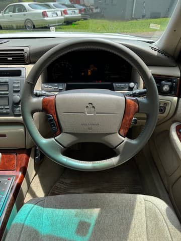 1999 Toyota Crown JDM car for sale — photo 17 of 25