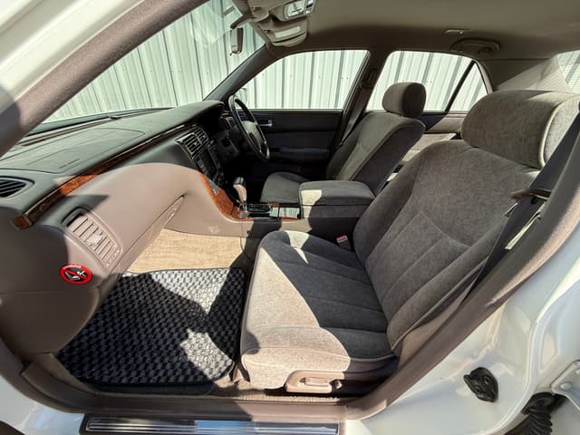 1997 Nissan Cima JDM car for sale — photo 10 of 21