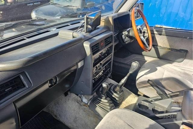 1990 Nissan Safari JDM car for sale — photo 15 of 25