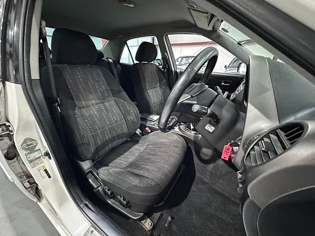 1999 Toyota Altezza JDM car for sale — photo 10 of 25