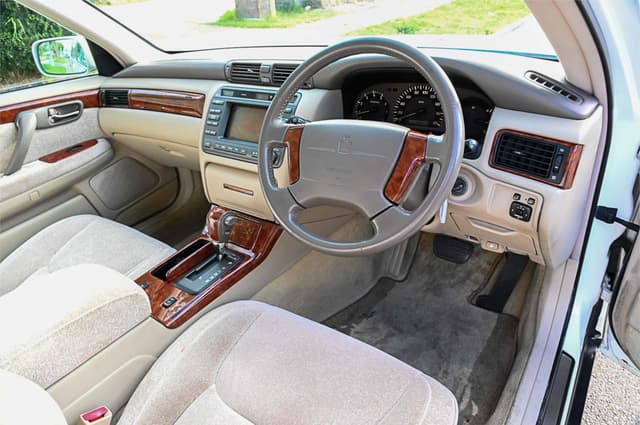 1999 Toyota Crown JDM car for sale — photo 14 of 21