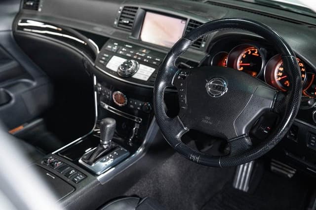 2006 Nissan Fuga JDM car for sale — photo 16 of 17