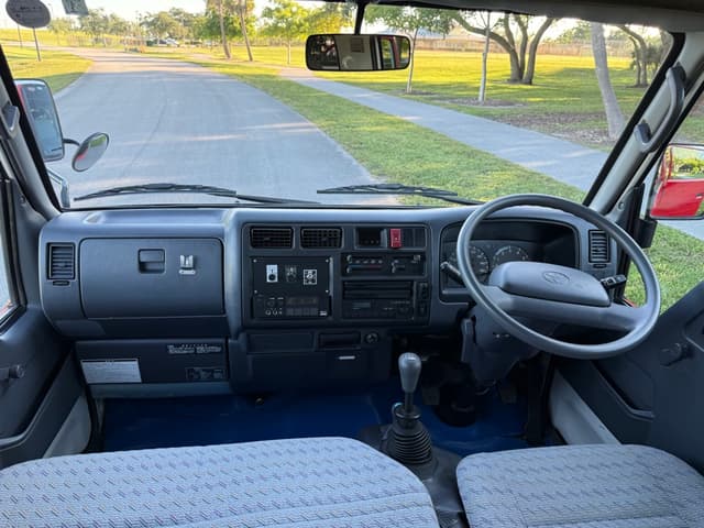 2000 Toyota Toyoace JDM car for sale — photo 9 of 20