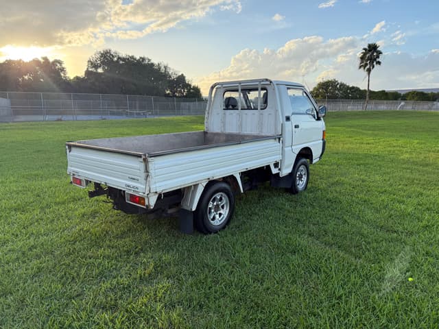 1994 Mitsubishi Delica JDM car for sale — photo 5 of 25