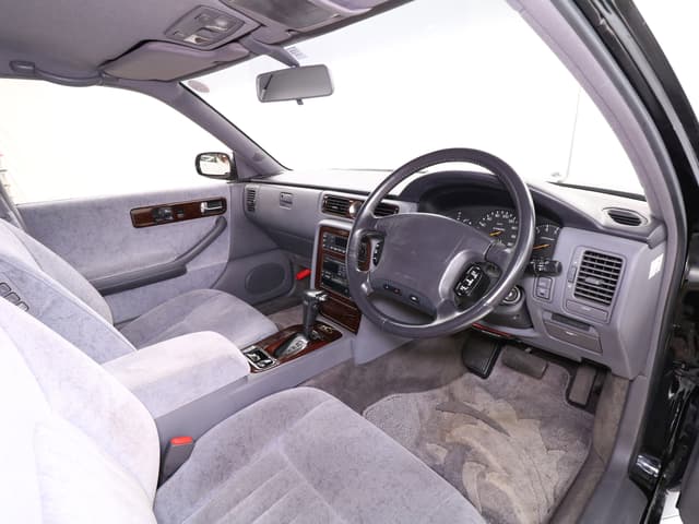 1995 Nissan Cima JDM car for sale — photo 9 of 25