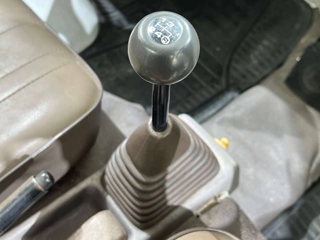 1990 Daihatsu Hijet JDM car for sale — photo 11 of 24