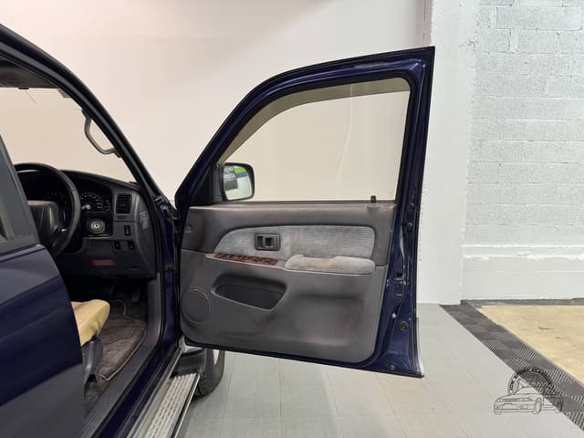 1996 Toyota Hilux JDM car for sale — photo 23 of 25