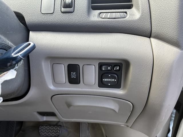 2002 Toyota Estima JDM car for sale — photo 8 of 24