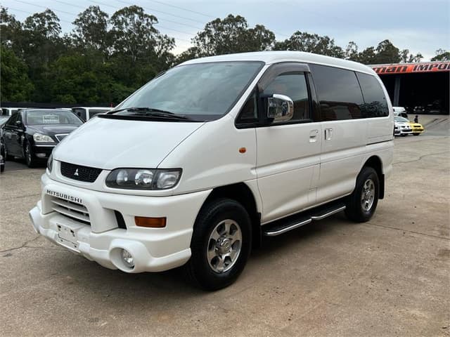 2004 Mitsubishi Delica JDM car for sale — photo 10 of 10