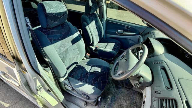 2000 Toyota Estima JDM car for sale — photo 14 of 19