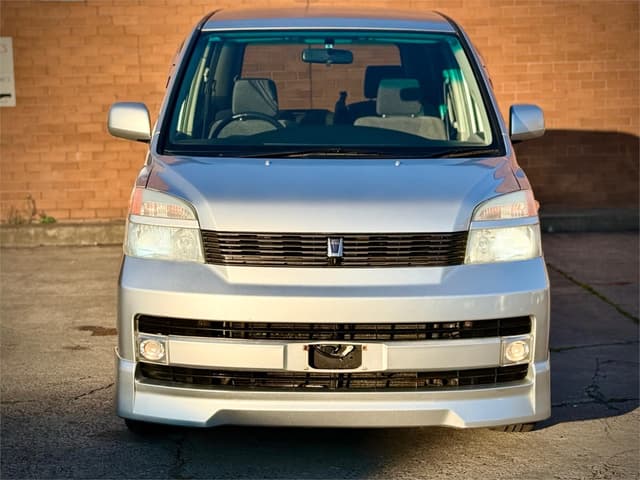 2003 Toyota Voxy, AZR60 for sale | JDMBUYSELL
