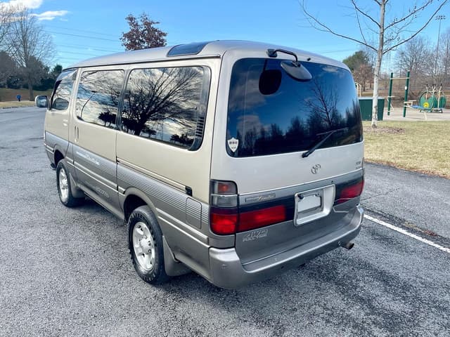 1996 Toyota HiAce JDM car for sale — photo 5 of 10