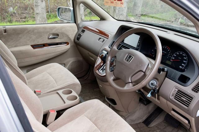 2000 Honda Odyssey JDM car for sale — photo 11 of 19