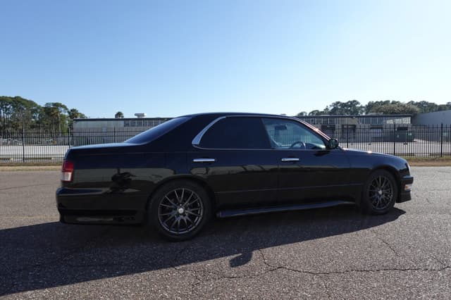 1995 Nissan Cedric JDM car for sale — photo 2 of 21