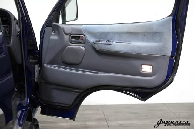 1996 Toyota HiAce JDM car for sale — photo 24 of 25
