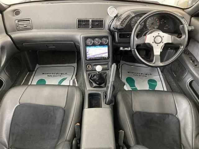1993 Nissan Skyline JDM car for sale — photo 15 of 25