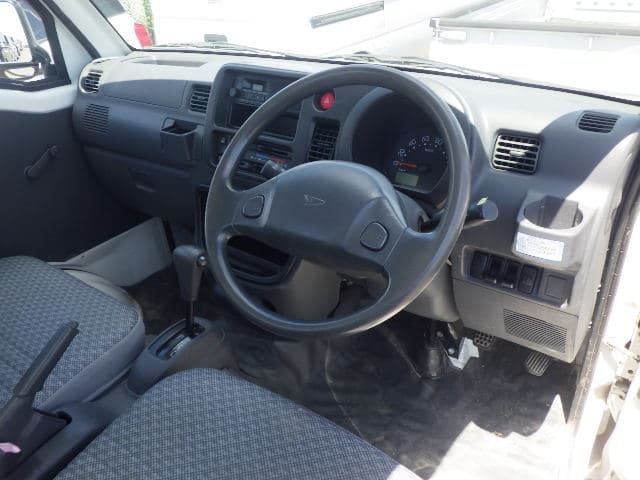 2009 Daihatsu Hijet JDM car for sale — photo 6 of 11