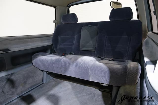 1990 Toyota HiAce JDM car for sale — photo 19 of 25