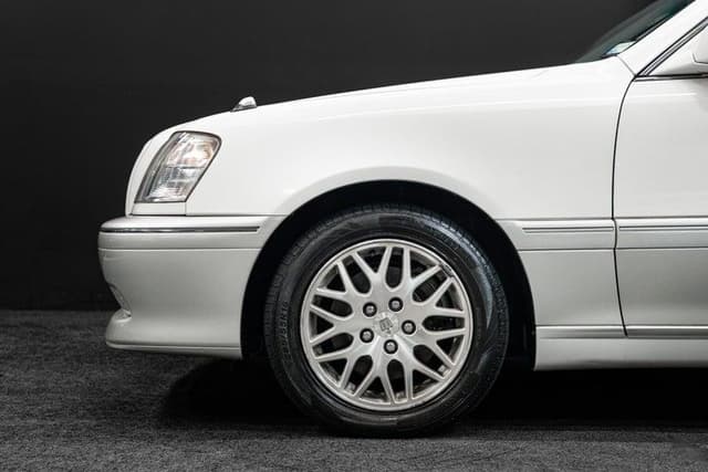 2000 Toyota Crown JDM car for sale — photo 7 of 20