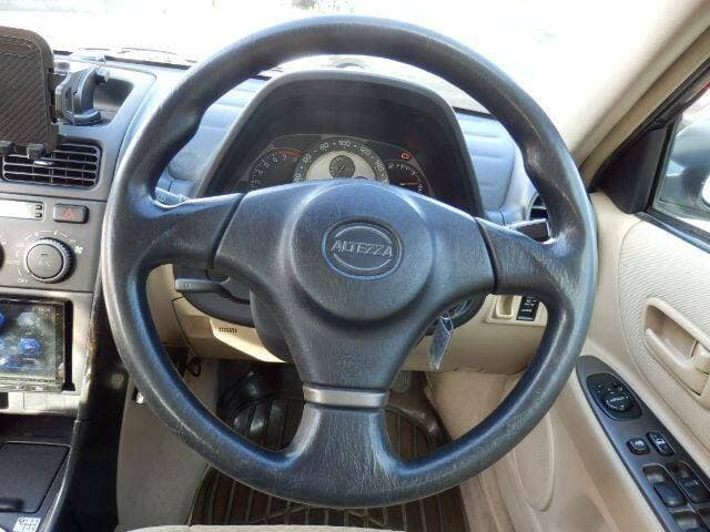 2001 Toyota Altezza JDM car for sale — photo 11 of 20