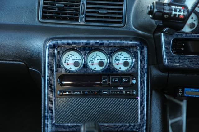 1992 Nissan Skyline JDM car for sale — photo 10 of 25