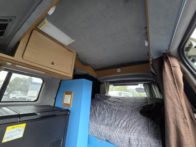 1996 Toyota Granvia JDM car for sale — photo 10 of 14