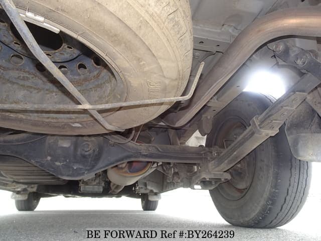 2005 Toyota HiAce JDM car for sale — photo 16 of 25
