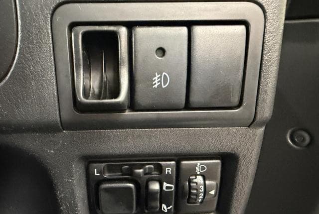 2009 Suzuki Jimny JDM car for sale — photo 4 of 25