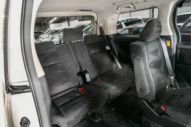 2011 Toyota Alphard JDM car for sale — photo 16 of 25