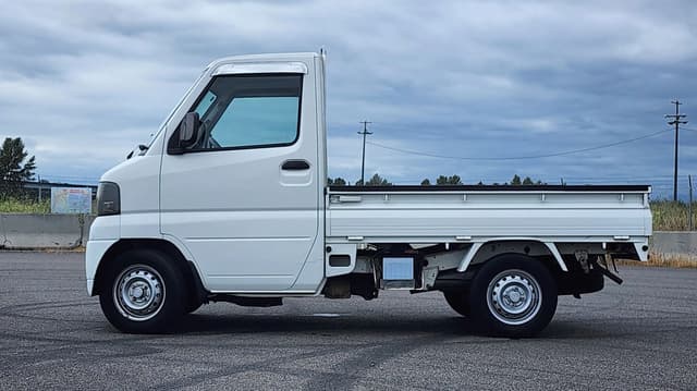 2001 Mitsubishi Minicab JDM car for sale — photo 2 of 21
